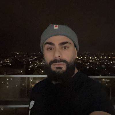Mo