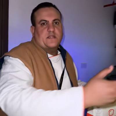 علي