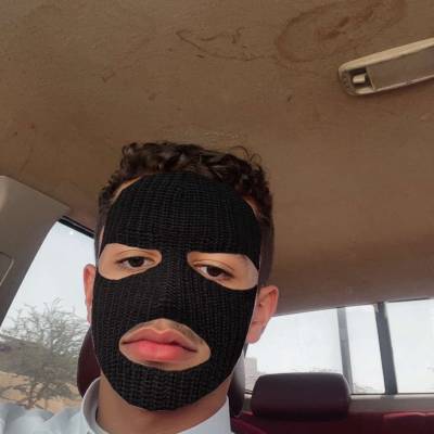 ،